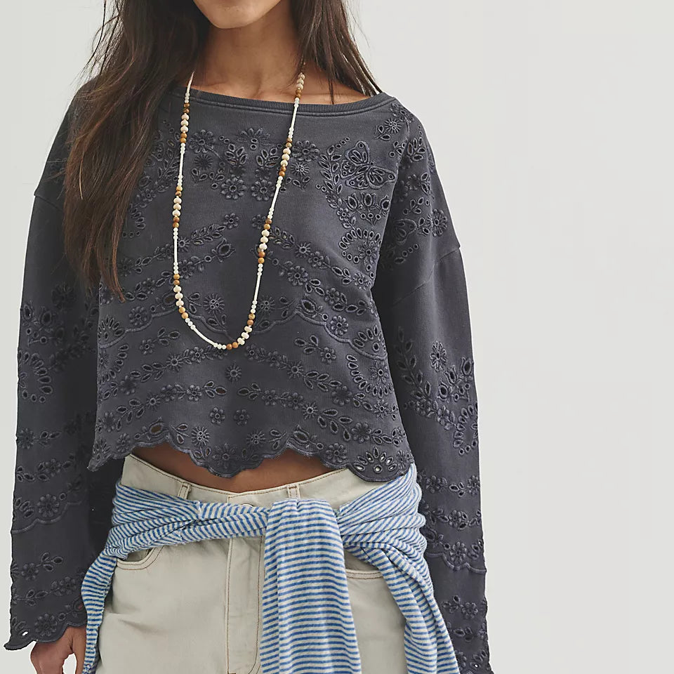 FREE PEOPLE IRIS EMBROIDERED SWEATSHIRT - BLACK