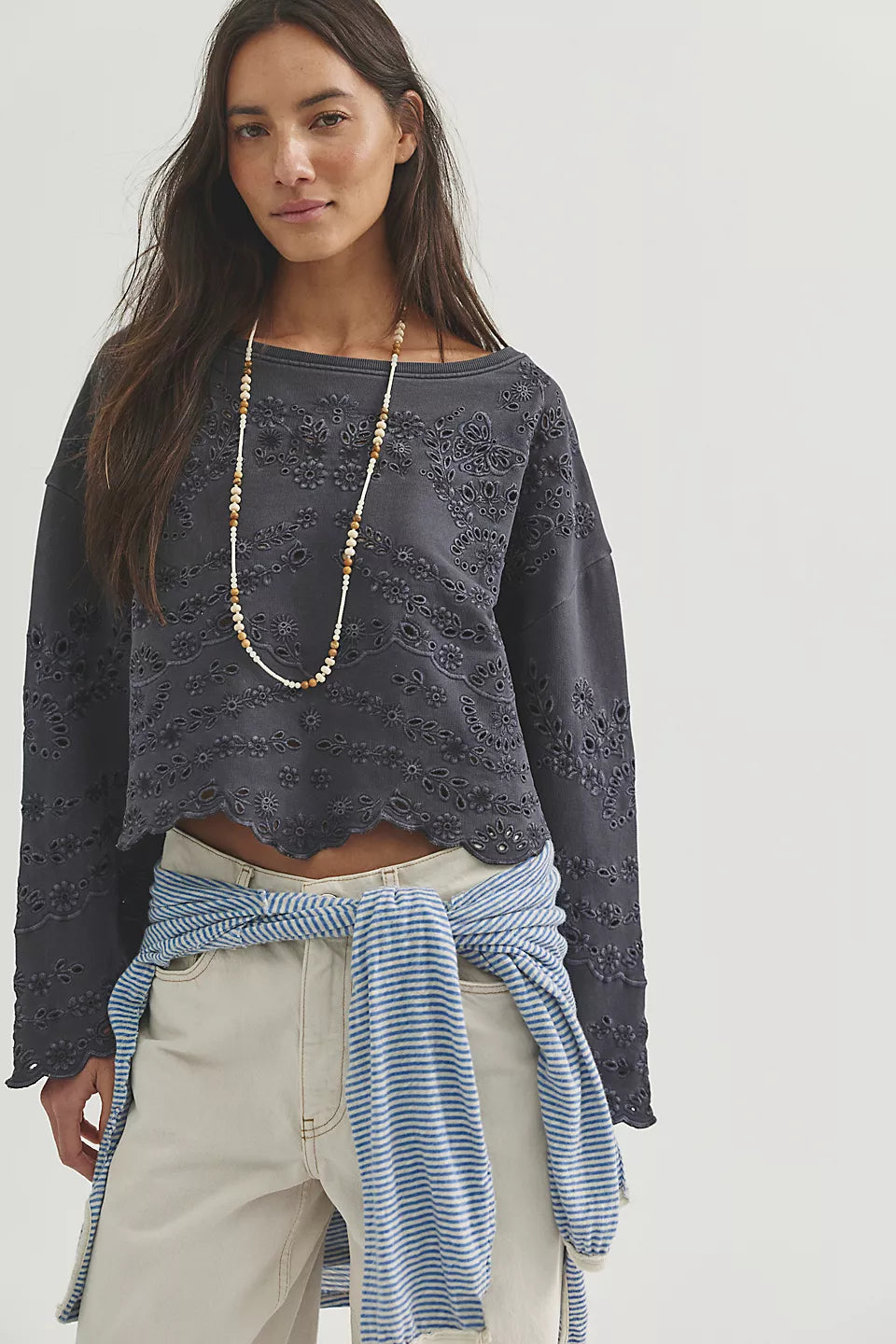 FREE PEOPLE IRIS EMBROIDERED SWEATSHIRT - BLACK