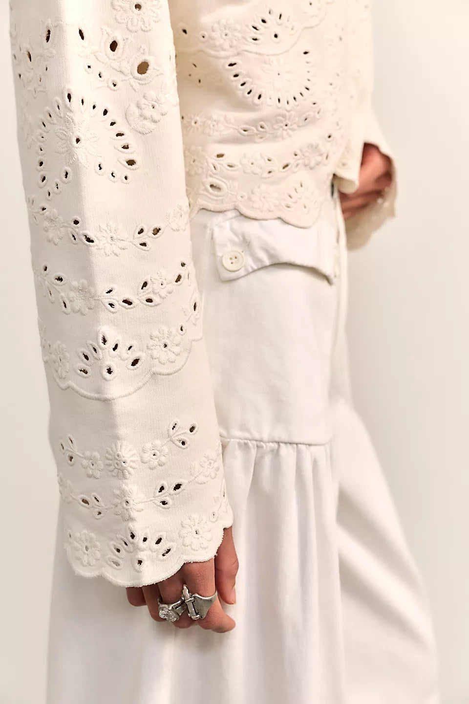 FREE PEOPLE IRIS EMBROIDERED SWEATSHIRT - SUGAR SWIZZLE