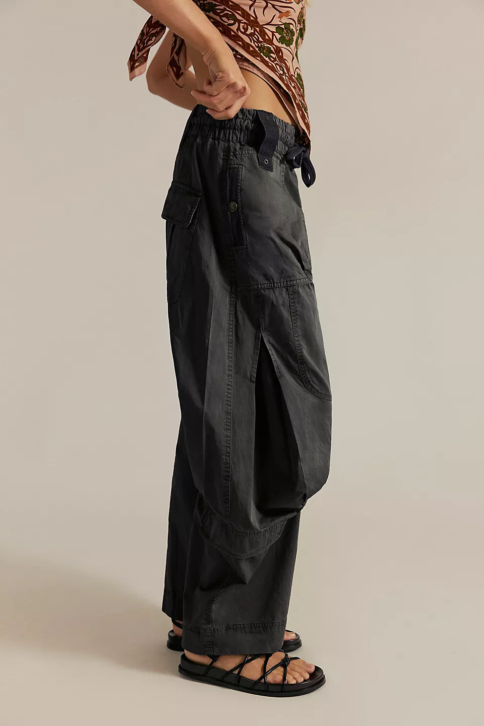 *PRE ORDER* FREE PEOPLE ONSET PARACHUTE PANT - BLACK SAND