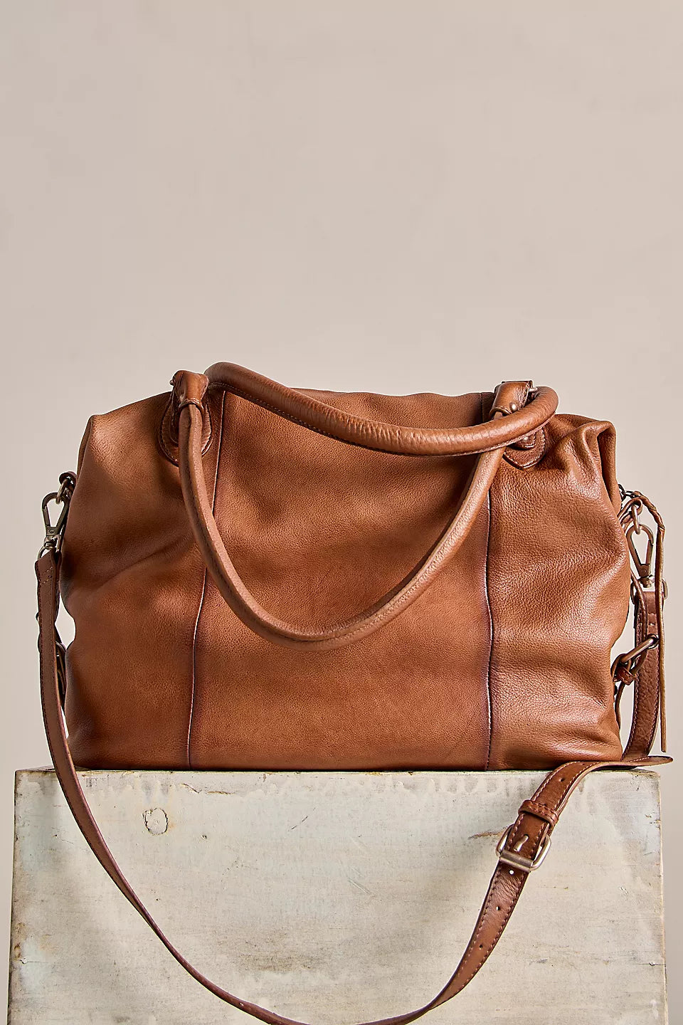 FREE PEOPLE EMERSON LEATHER TOTE - SADDLE