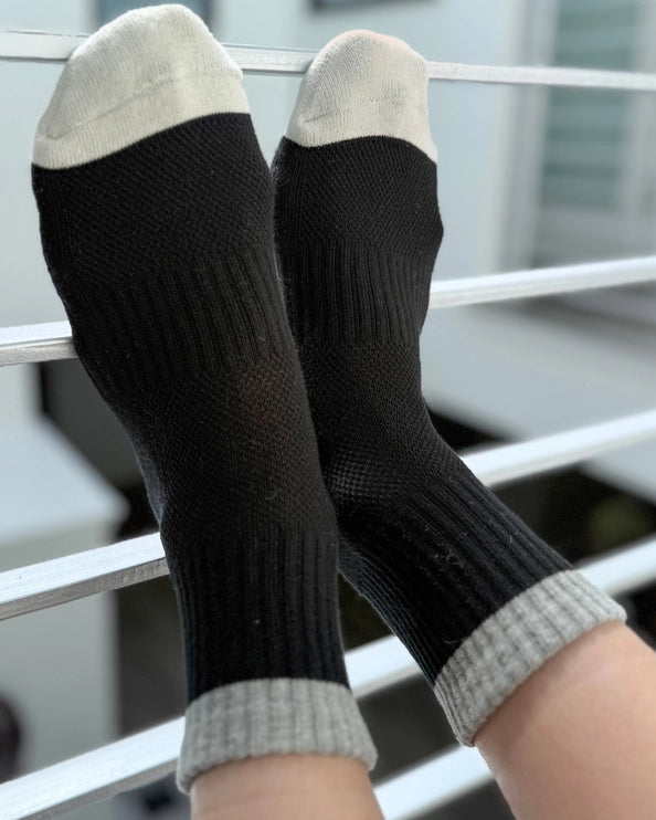 LE BON SHOPPE COLOR BLOCK GIRLFRIEND SOCKS - BLACK GREY