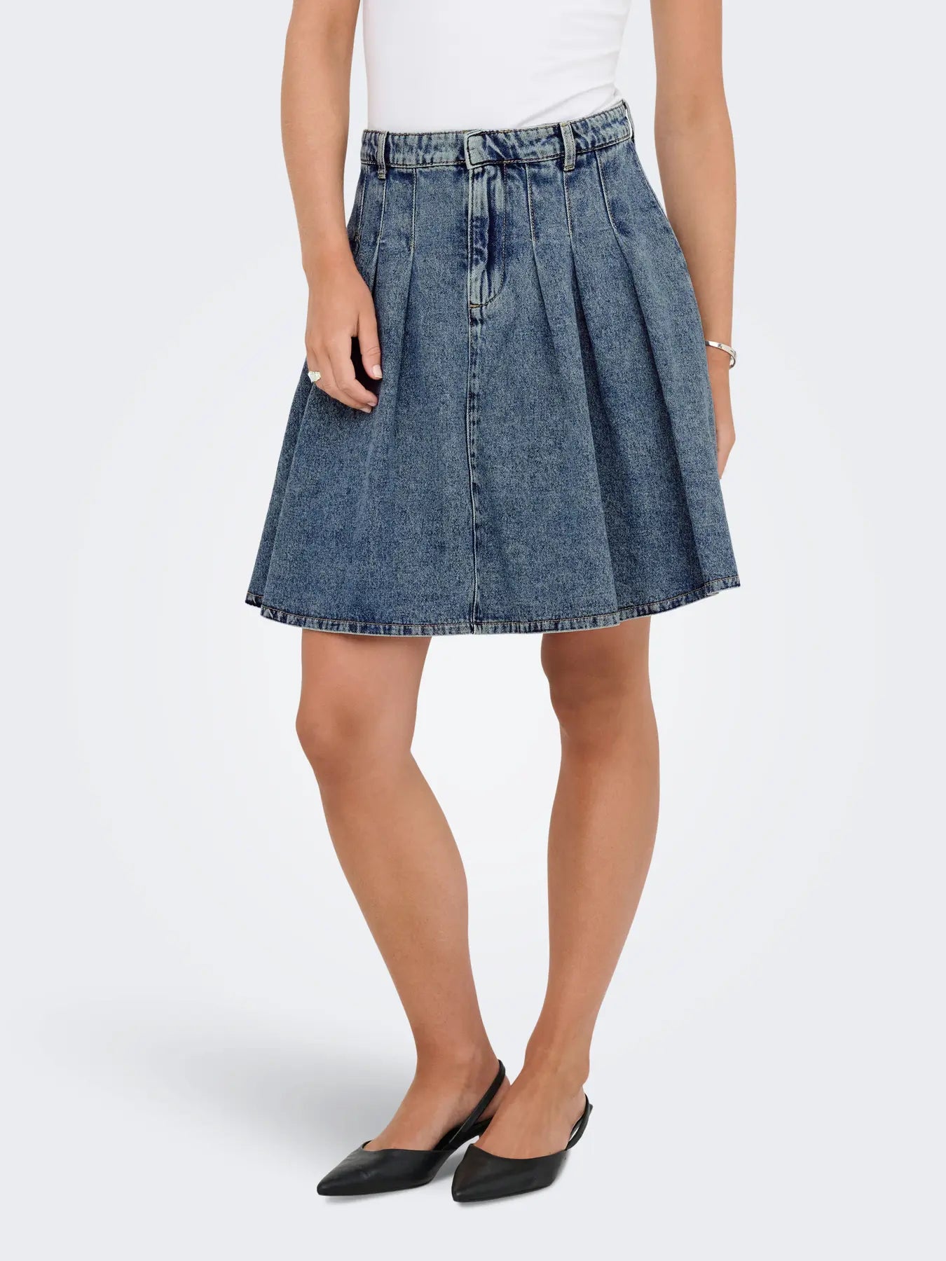 ONLY RHODA PLEATED DENIM SKIRT - MEDIUM WASH