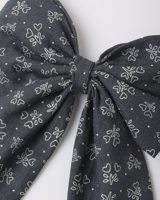 RYLEE + CRU OVERSIZED BOW - HEART DITSY