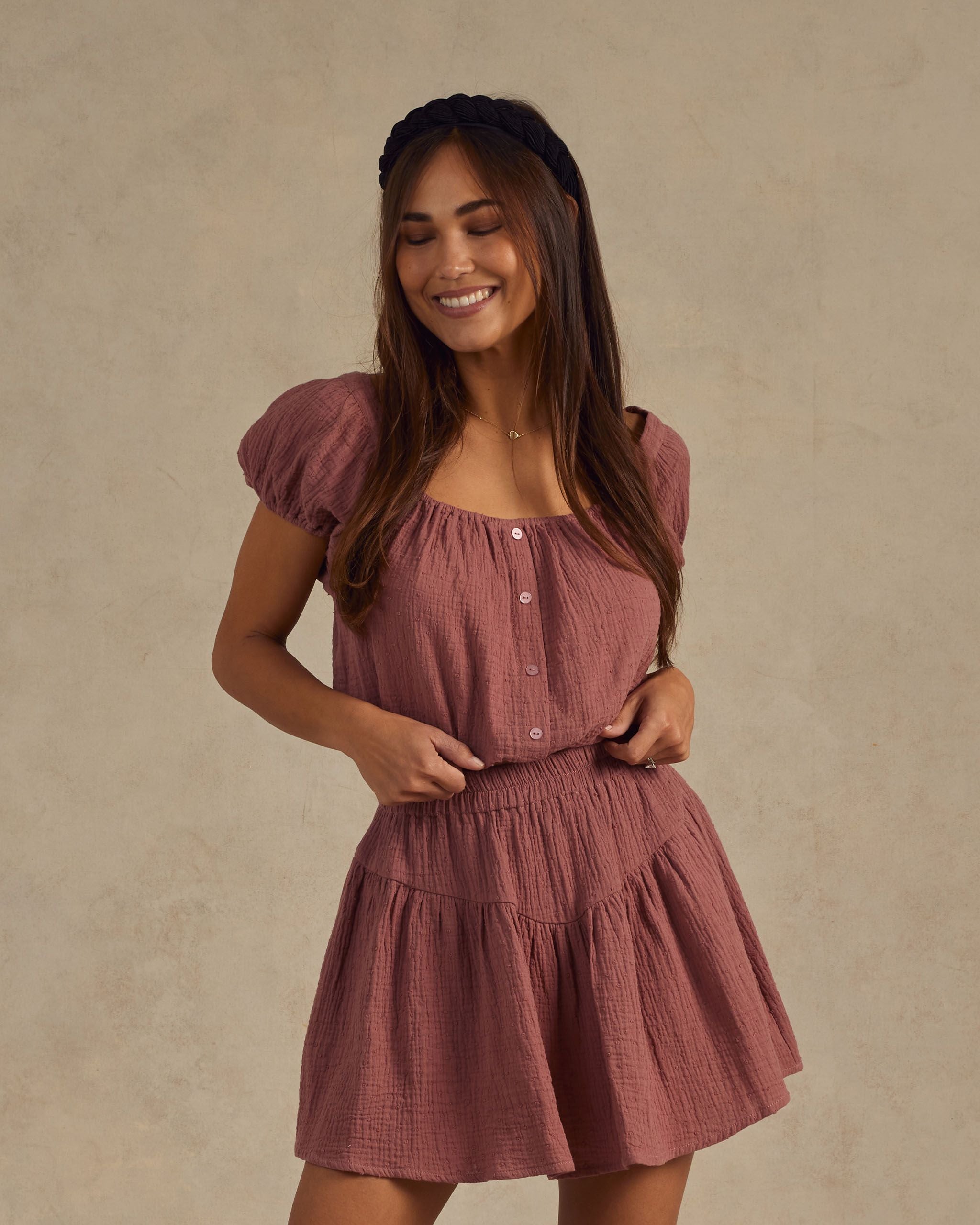 RYLEE + CRU SPARROW SKIRT - RASPBERRY