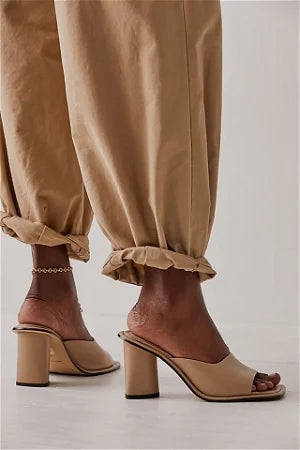 FREE PEOPLE MANDI MULE HEEL - DUNE