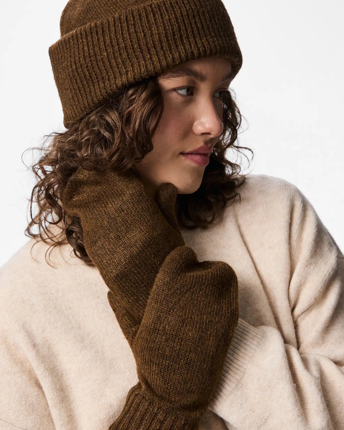 PIECES NYNNE MITTENS + BEANIE SET - HOT FUDGE