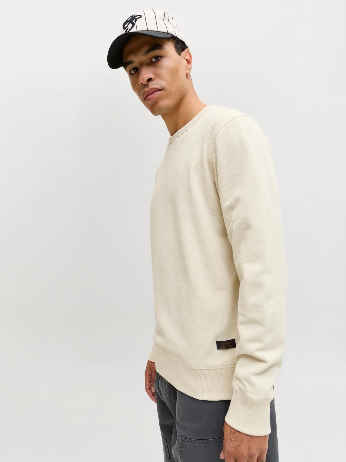 JJ DOVER CLASSIC SWEATSHIRT - ANTIQUE WHITE
