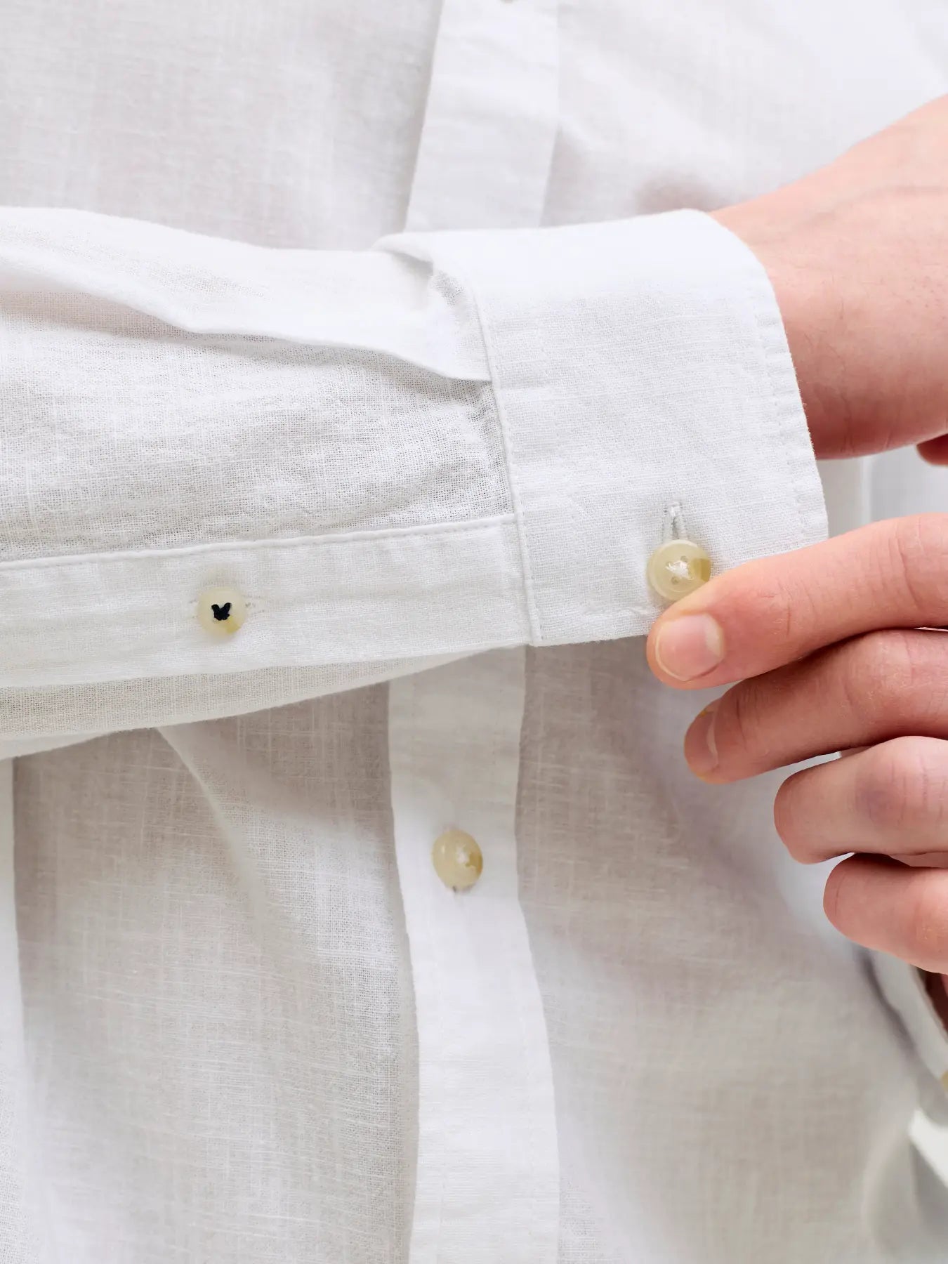 JJ SUMMER LINEN LONG SLEEVED BUTTON SHIRT - WHITE