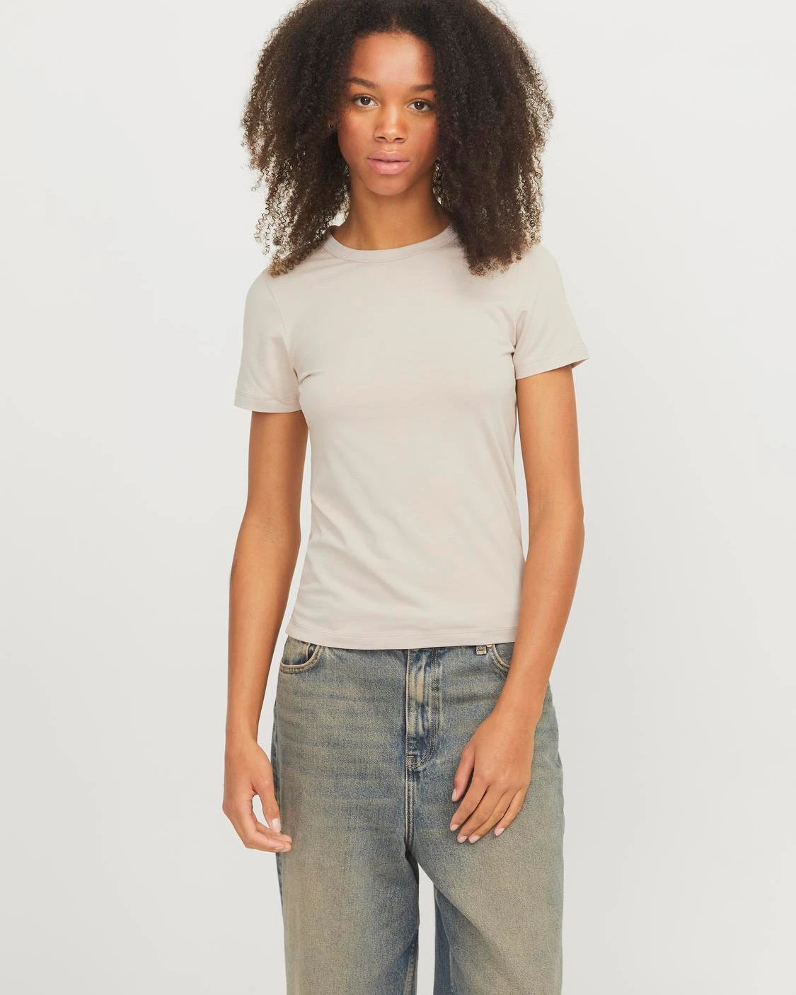 ANNA BASIC TEE - FEATHER GREY