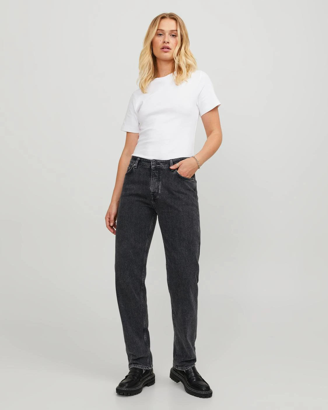 SEOUL STRAIGHT LEG JEANS - BLACK DENIM