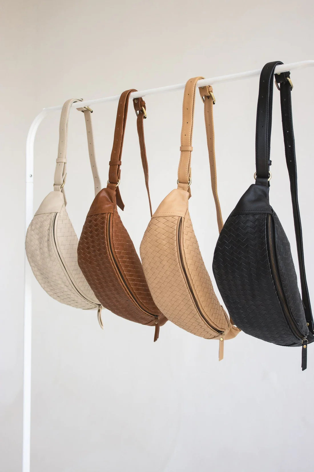 MANDRN ATLAS WOVEN FANNY PACK - BLACK