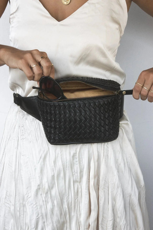 MANDRN REMY WOVEN FANNY PACK - BLACK
