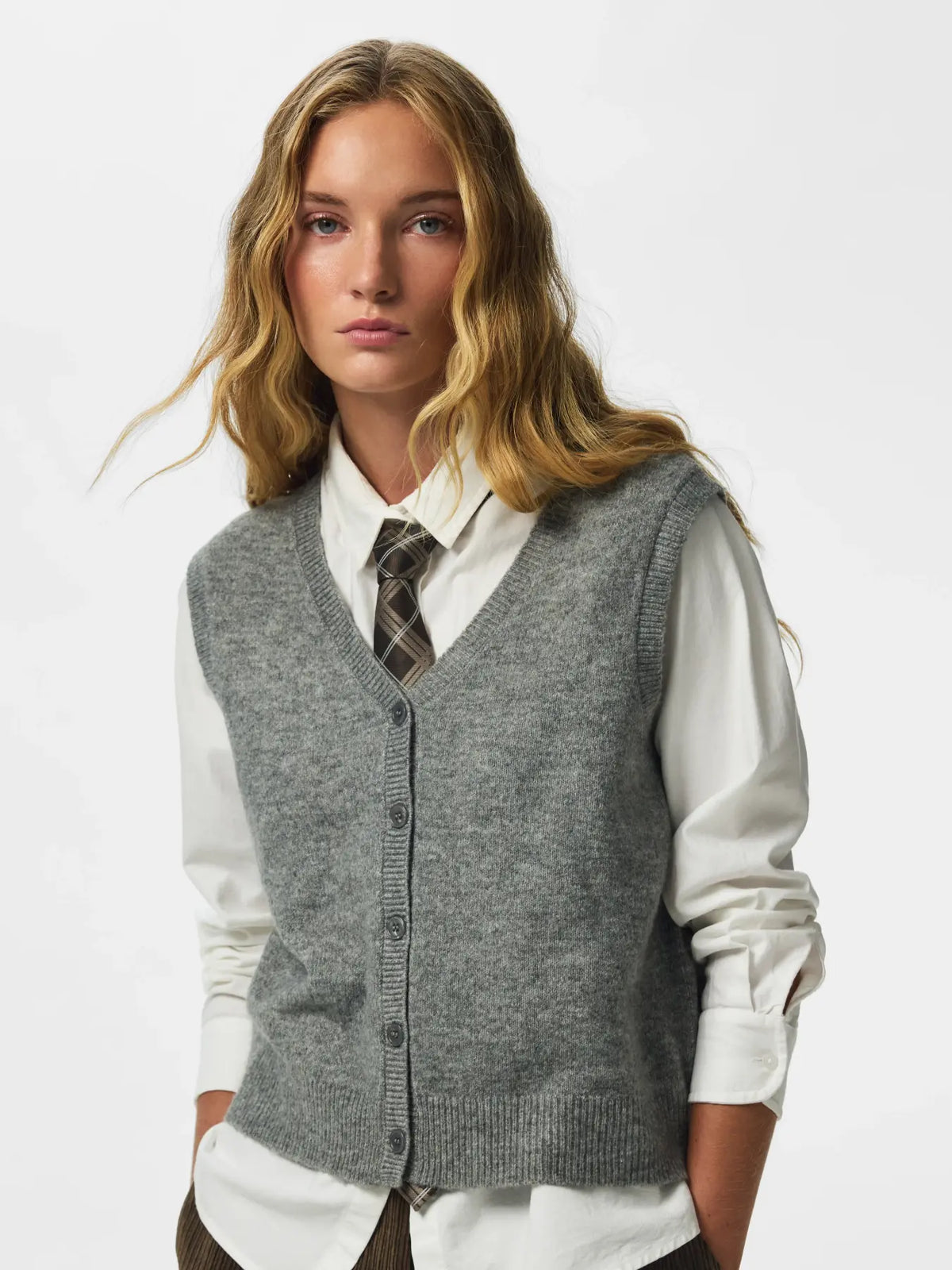 PIECES SALLY V NECK VEST - MEDIUM GREY MELANGE