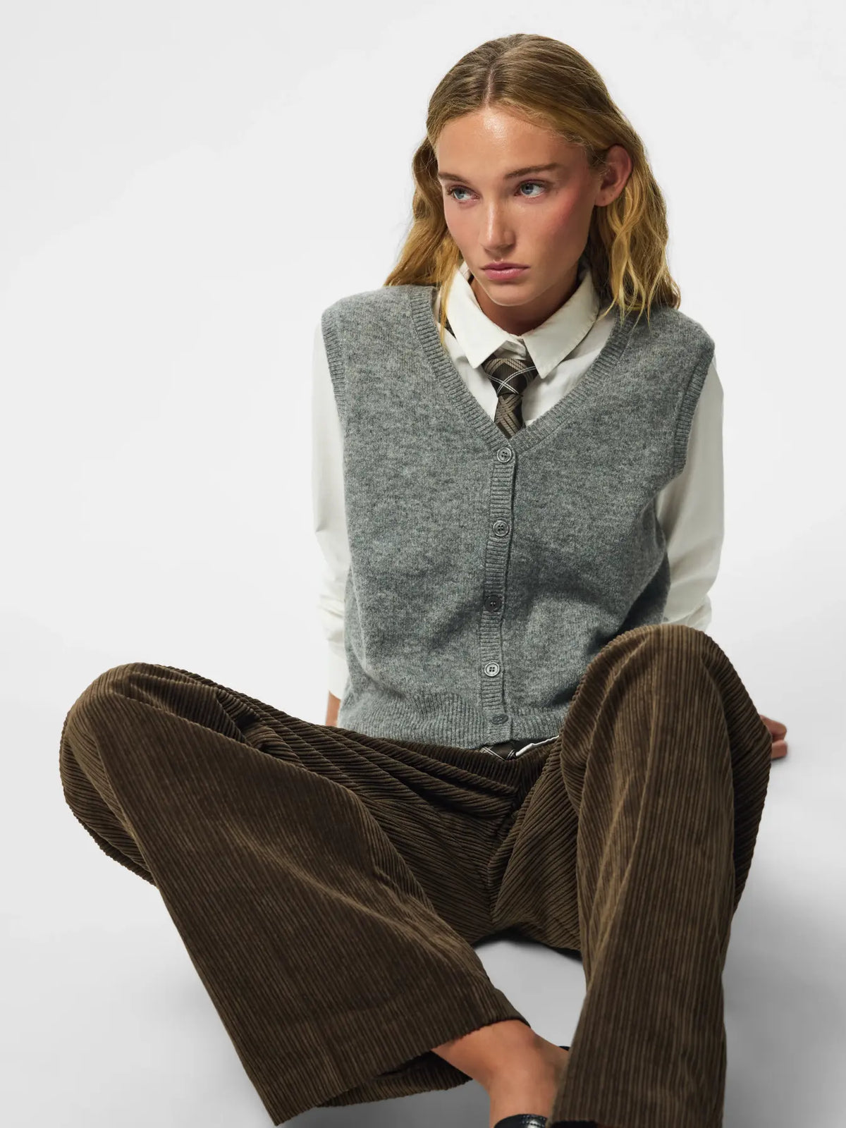 PIECES SALLY V NECK VEST - MEDIUM GREY MELANGE