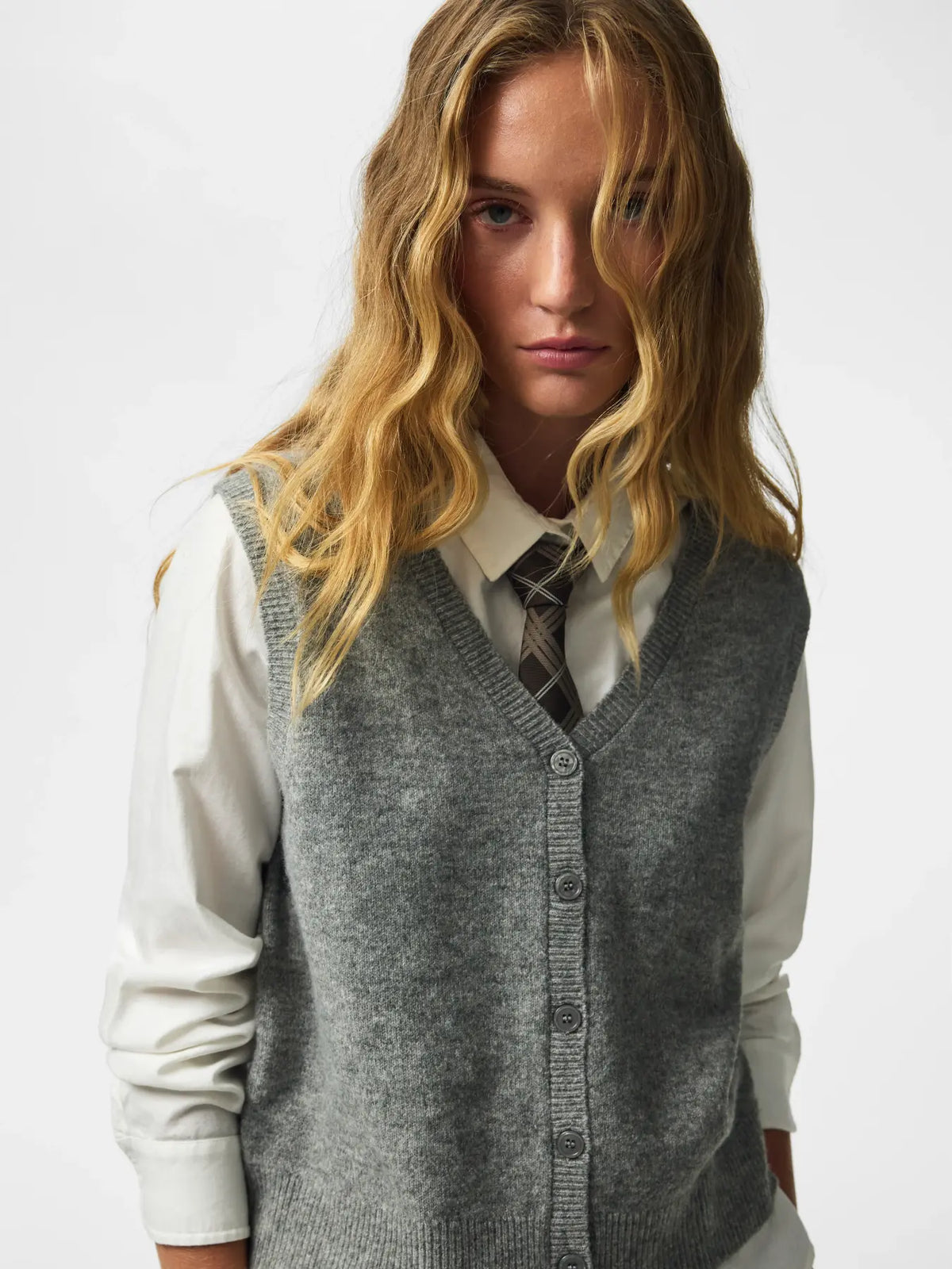 PIECES SALLY V NECK VEST - MEDIUM GREY MELANGE