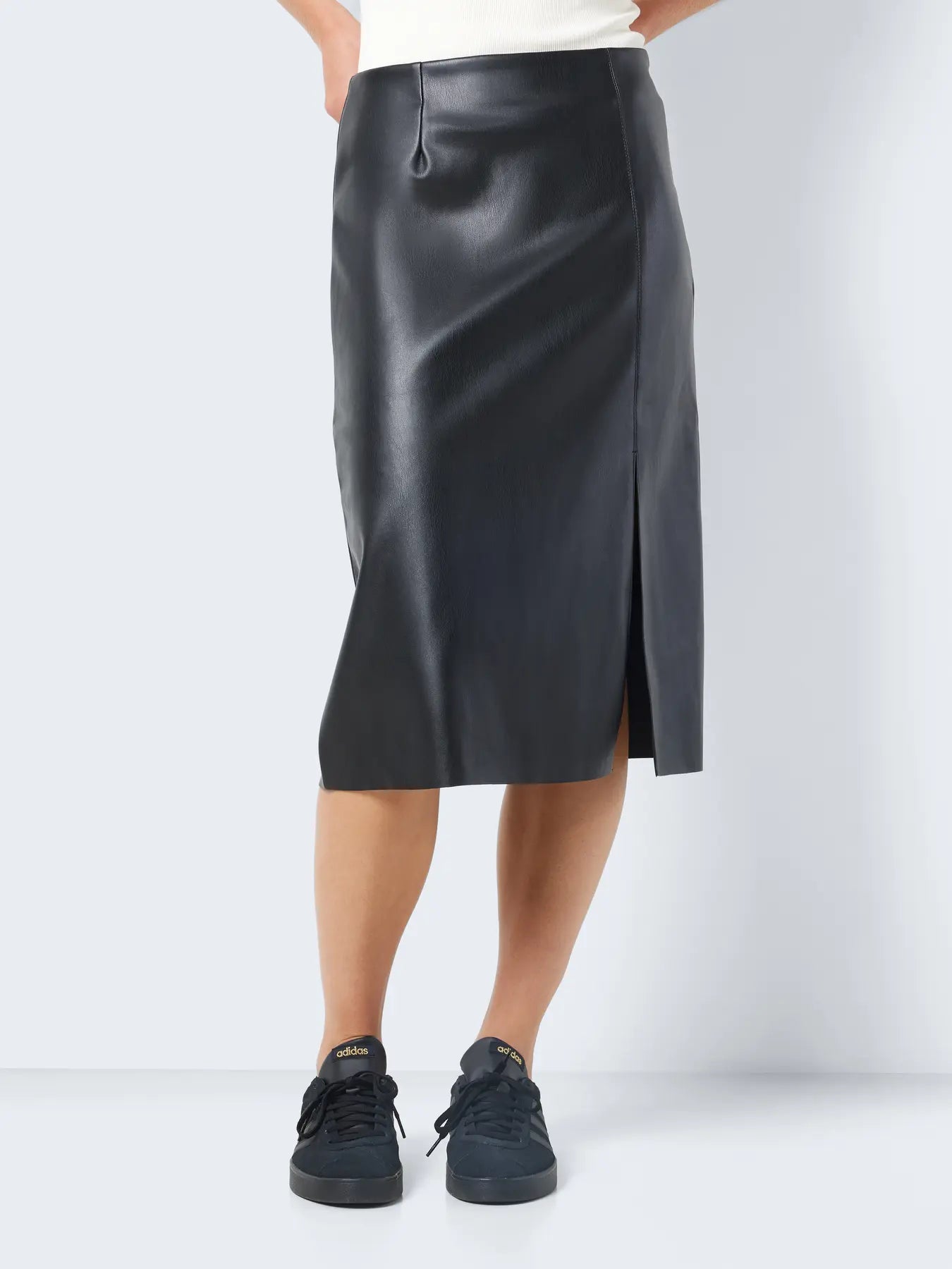 NM CLARA FAUX LEATHER MIDI SKIRT - BLACK