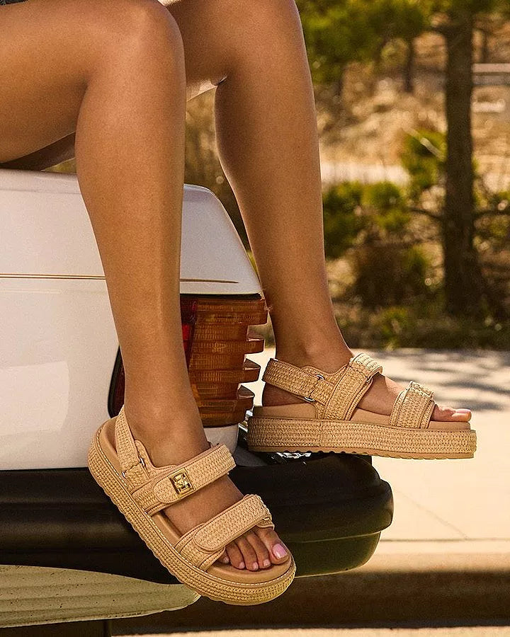 STEVE MADDEN BIG MONA PLATFORM SANDAL - NATURAL RAFFIA