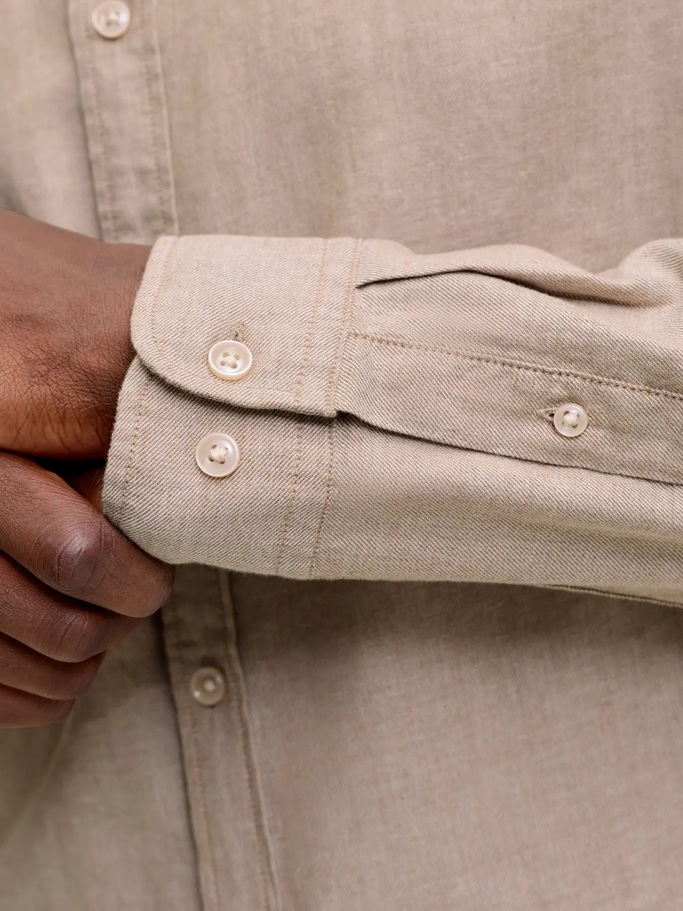 JJ FIELD MELANGE BUTTON DOWN SHIRT - OATMEAL