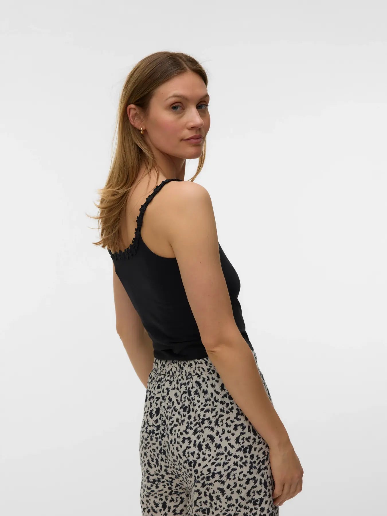 VM FLORA TANK TOP - BLACK