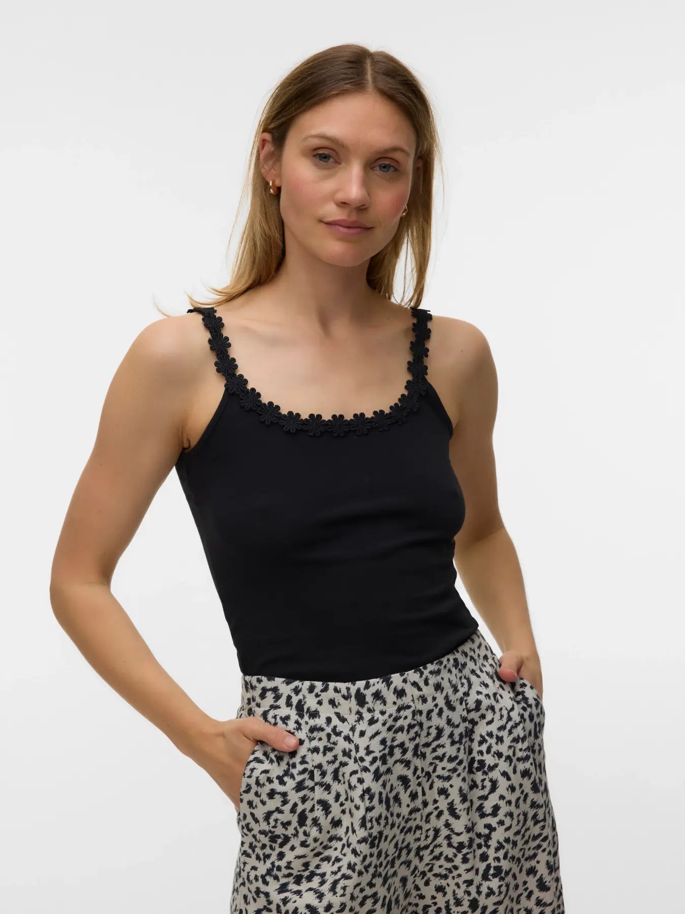 VM FLORA TANK TOP - BLACK