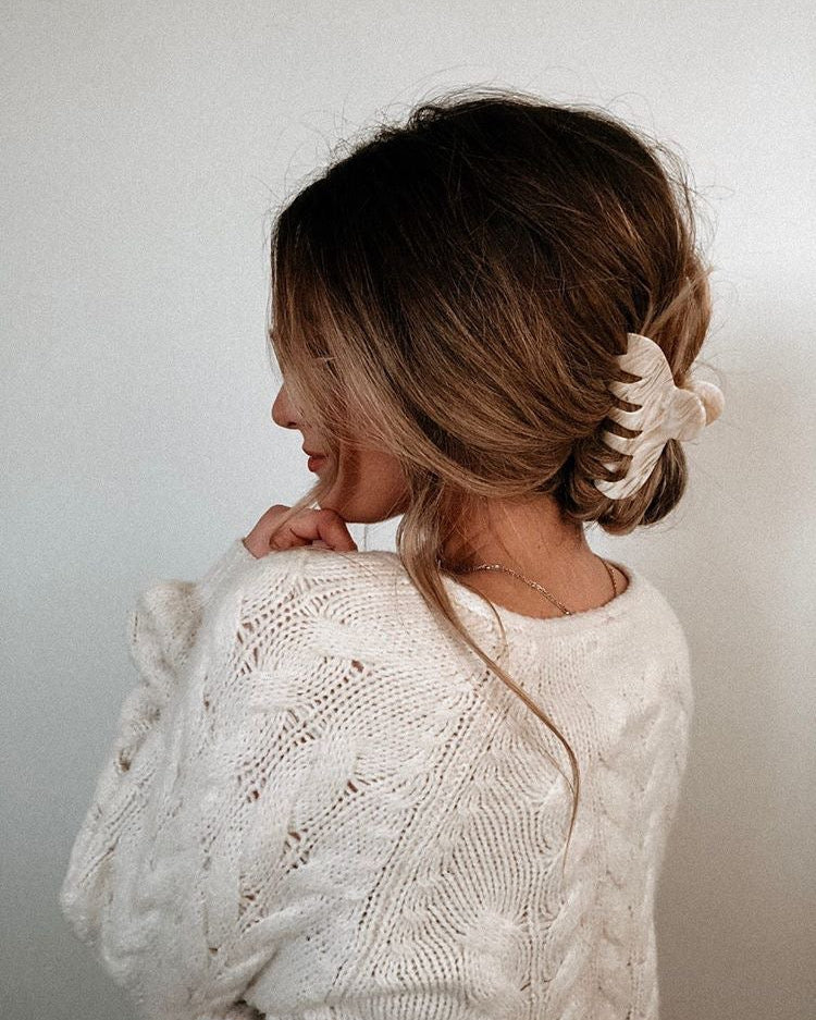 THE AGATHA CLAW CLIP - CREAM