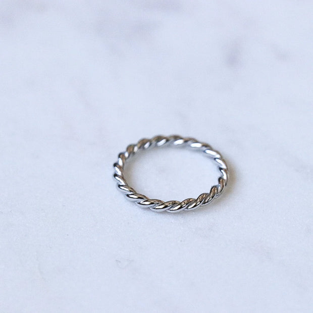 THE TWISTED RING - SILVER