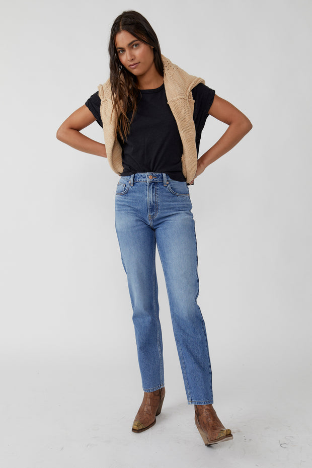 FREE PEOPLE PACIFICA STRAIGHT JEANS - MID BLUE