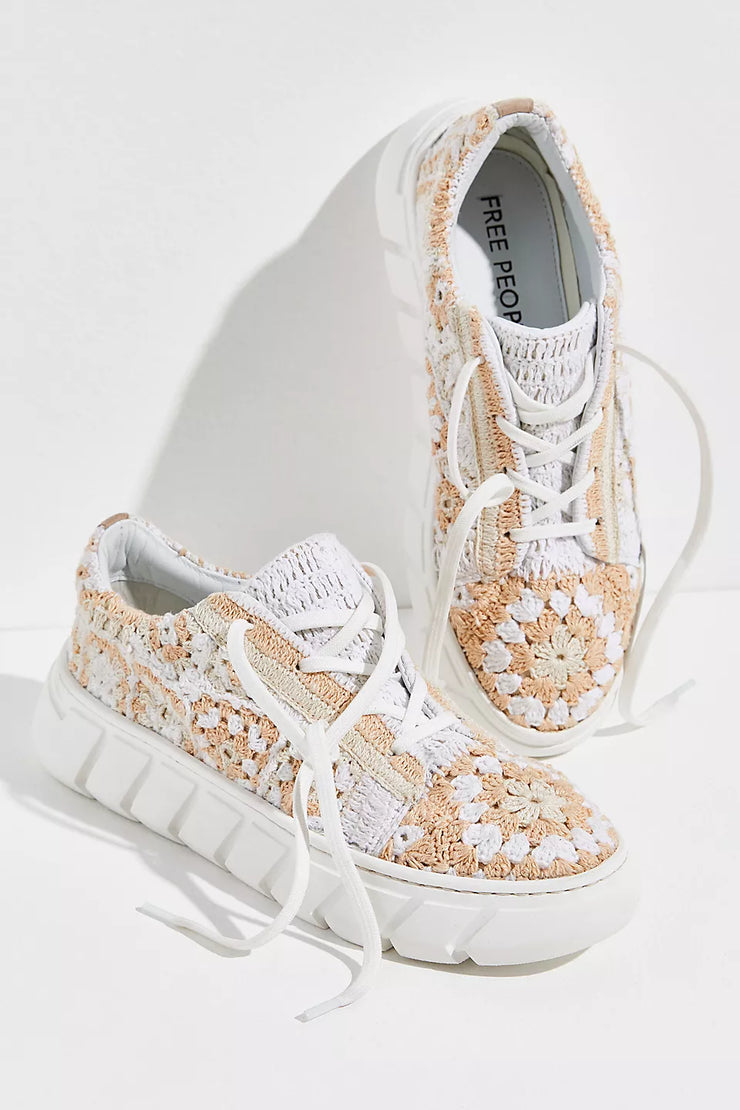 FREE PEOPLE CATCH ME IF YOU CAN SNEAKER - CREAM